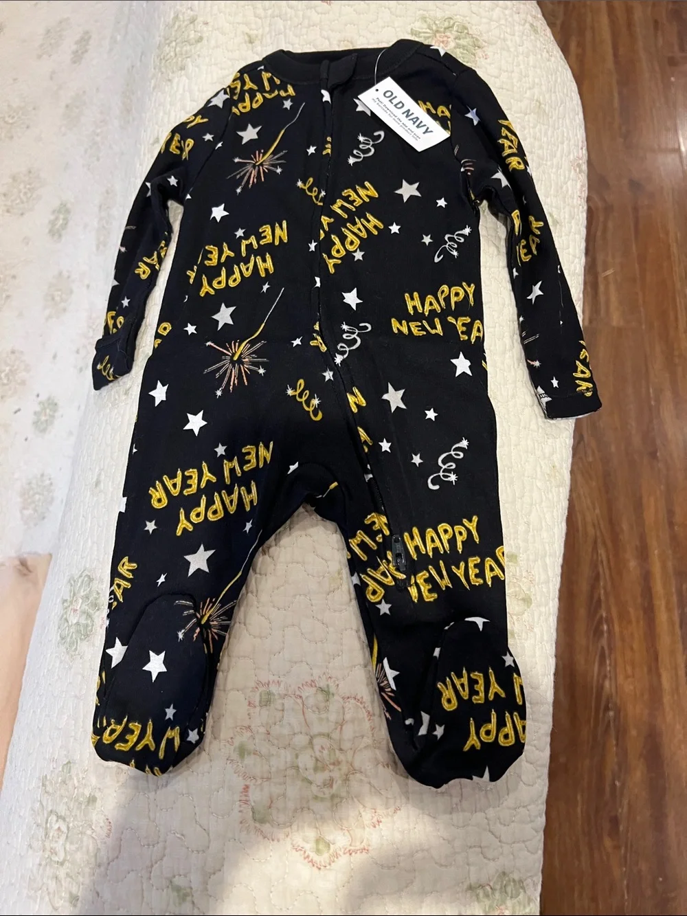 Old Navy Black Footed One-Piece with Gold and White New Year Print size 0-3